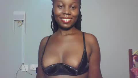 Snapshot of melanin_sassy96 chatting on 14, 12, 2024 bad lil shawry online show from 14, 12, 2024