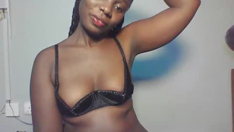 Snapshot of melanin_sassy96 chatting on 16, 12, 2024 bad lil shawry online show from 16, 12, 2024