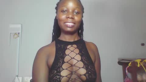 Snapshot of melanin_sassy96 chatting on 18, 12, 2024 bad lil shawry online show from 18, 12, 2024