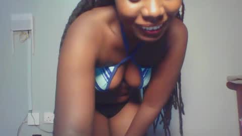 Snapshot of melanin_sassy96 chatting on 19, 12, 2024 bad lil shawry online show from 19, 12, 2024