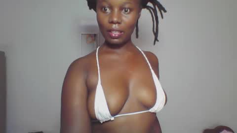 Snapshot of melanin_sassy96 chatting on 15, 1, 2025 bad lil shawry online show from 15, 1, 2025