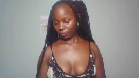 Snapshot of melanin_sassy96 chatting on 16, 1, 2025 bad lil shawry online show from 16, 1, 2025