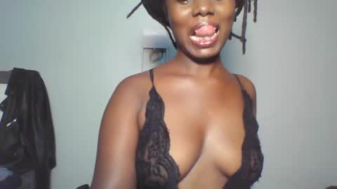 Snapshot of melanin_sassy96 chatting on 27, 1, 2025 bad lil shawry online show from 27, 1, 2025