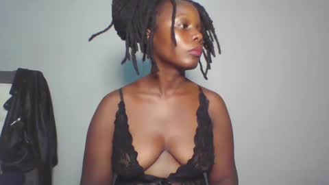 Snapshot of melanin_sassy96 chatting on 28, 1, 2025 bad lil shawry online show from 28, 1, 2025