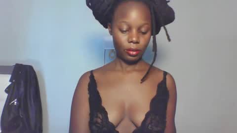 Snapshot of melanin_sassy96 chatting on 28, 1, 2025 bad lil shawry online show from 28, 1, 2025