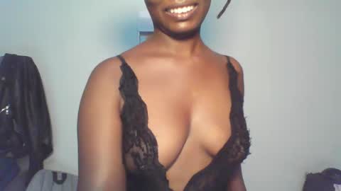 Snapshot of melanin_sassy96 chatting on 28, 1, 2025 bad lil shawry online show from 28, 1, 2025