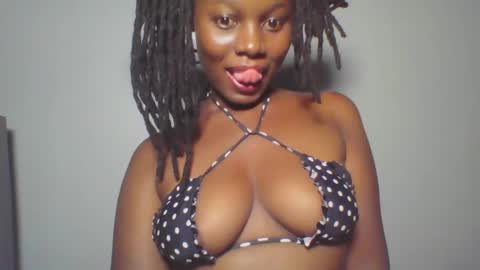 Snapshot of melanin_sassy96 chatting on 1, 2, 2025 bad lil shawry online show from 1, 2, 2025