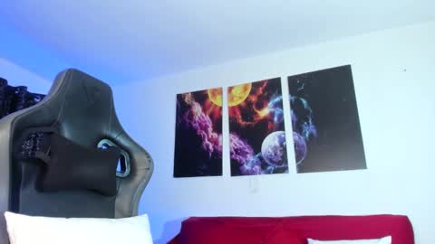 melannia_hills online show from 20, 2, 2025