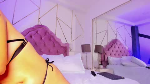 Snapshot of melanny_luv chatting on 19, 2, 2025 MelanyLuv online show from 19, 2, 2025