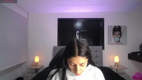 Snapshot of melanny_petite chatting on 31, 5, 2026 melanny_petite online show from 31, 5, 2026