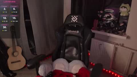 Ash online show from 19, 9, 2025