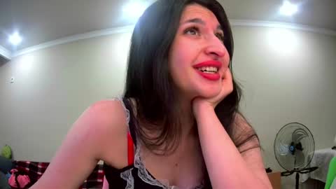 Snapshot of melena_caramel chatting on 18, 5, 2026 melena_caramel online show from 18, 5, 2026
