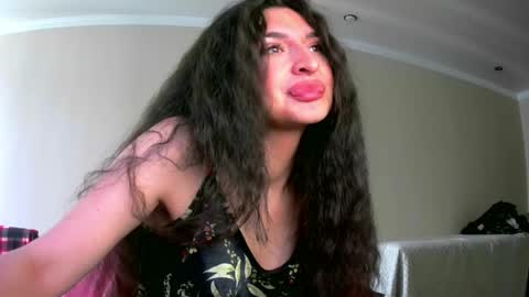 Snapshot of melena_caramel chatting on 20, 5, 2026 melena_caramel online show from 20, 5, 2026