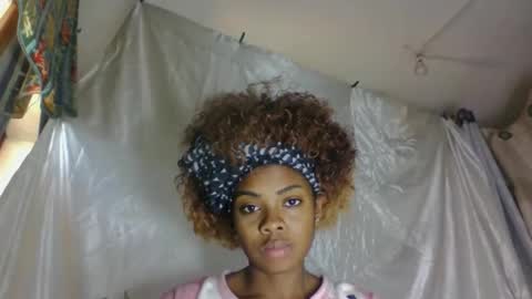 Snapshot of meliana98 chatting on 16, 10, 2025 meliana98 online show from 16, 10, 2025