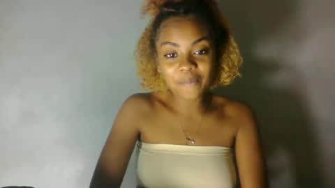 Snapshot of meliana98 chatting on 27, 10, 2025 meliana98 online show from 27, 10, 2025