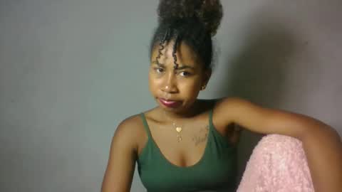 Snapshot of meliana98 chatting on 5, 11, 2025 meliana98 online show from 5, 11, 2025