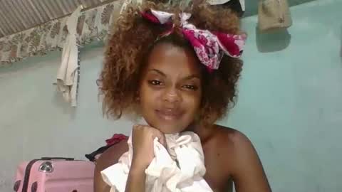 Snapshot of meliana98 chatting on 5, 12, 2025 meliana98 online show from 5, 12, 2025