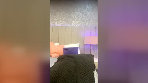 Snapshot of melie_me chatting on 6, 4, 2026 MELIE online show from 6, 4, 2026
