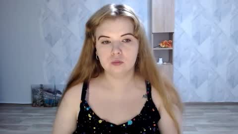 Snapshot of melina_beauty chatting on 21, 10, 2025 Melina online show from 21, 10, 2025