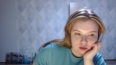 Snapshot of melina_beauty chatting on 4, 11, 2025 Melina online show from 4, 11, 2025