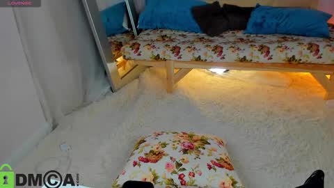 Snapshot of melisa_violet chatting on 4, 12, 2025 melisa_violet online show from 4, 12, 2025