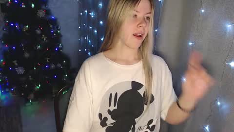 Melissa  Ray online show from 30, 12, 2024