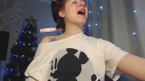 Melissa  Ray online show from 31, 12, 2024