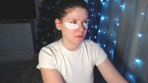 Melissa  Ray online show from 3, 1, 2025