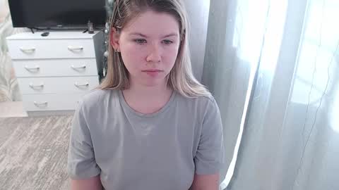 Melissa  Ray online show from 23, 1, 2025