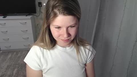 Melissa  Ray online show from 7, 2, 2025