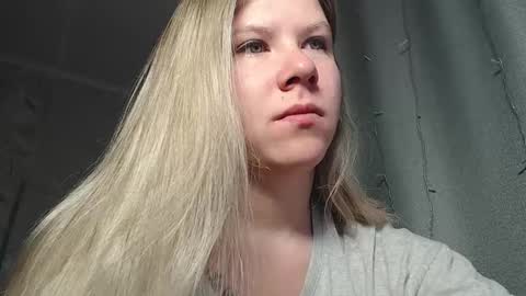 Melissa  Ray online show from 9, 2, 2025