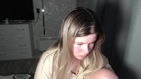 Melissa  Ray online show from 12, 2, 2025