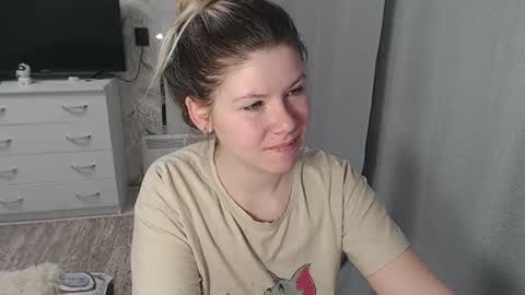 Melissa  Ray online show from 13, 2, 2025