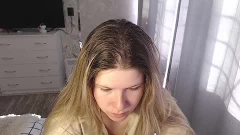 Melissa  Ray online show from 3, 3, 2025