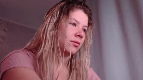 Melissa  Ray online show from 14, 9, 2025