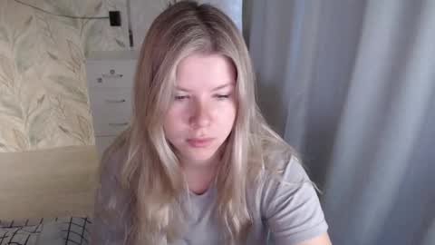 Melissa  Ray online show from 6, 10, 2025