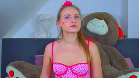 Snapshot of melissamelrey chatting on 27, 10, 2025 MelissaBerry online show from 27, 10, 2025