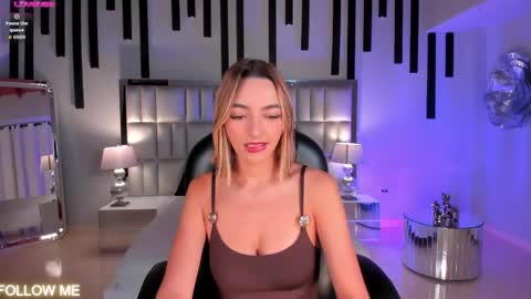 Snapshot of melissamoore_ chatting on 20, 4, 2026 Call me Meli online show from 20, 4, 2026