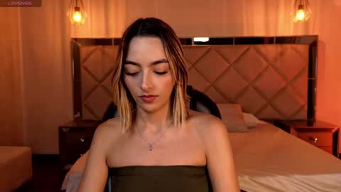 Snapshot of melissamoore_ chatting on 7, 5, 2026 Call me Meli online show from 7, 5, 2026