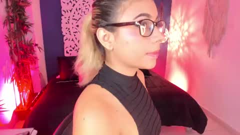 Snapshot of mell_voss chatting on 6, 8, 2026 online show from 6, 8, 2026