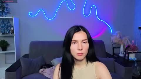 mellhyees online show from 3, 12, 2025