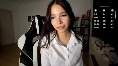 EVA online show from 26, 11, 2025