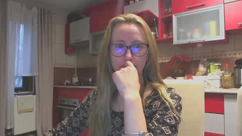 Melly online show from 3, 2, 2025