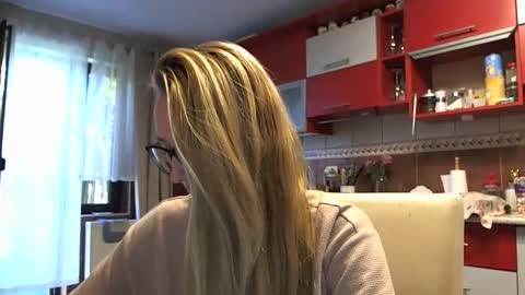 Melly online show from 16, 9, 2025