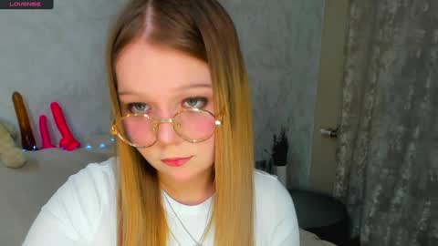 MelMooon online show from 17, 1, 2025