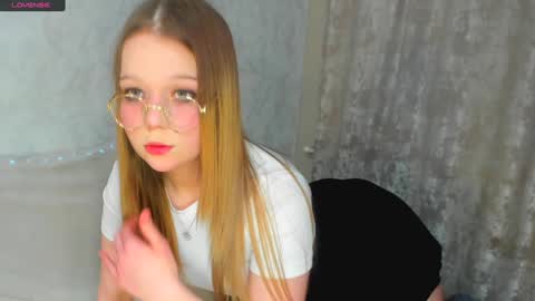 MelMooon online show from 27, 1, 2025