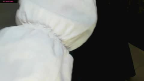 MelMooon online show from 1, 2, 2025