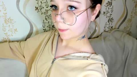 MelMooon online show from 29, 9, 2025