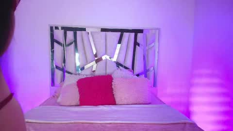    online show from 18, 9, 2025