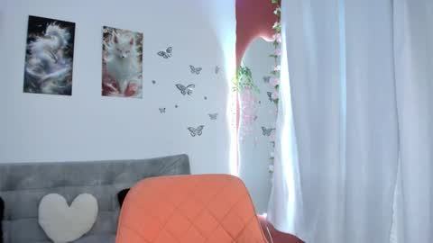 melody_cute10 online show from 19, 2, 2026